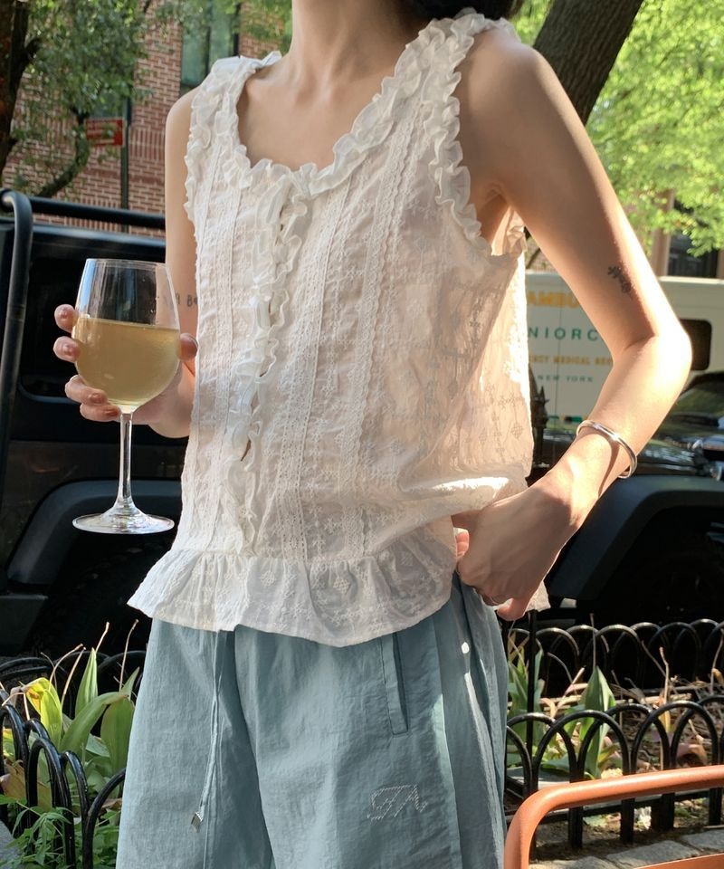[7월 29일 배송] TOAVE Villa Jacquard Sleeveless Blouse Ivory