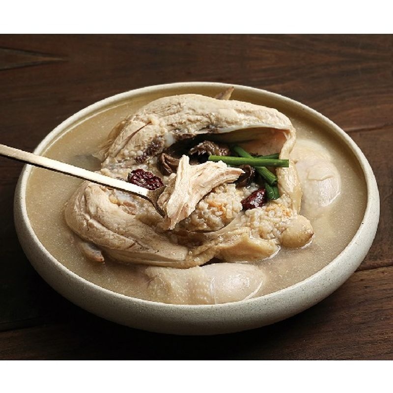 전성애의 능이품은 한우사골 누룽지삼계탕 1.1kg 5팩[35944371]