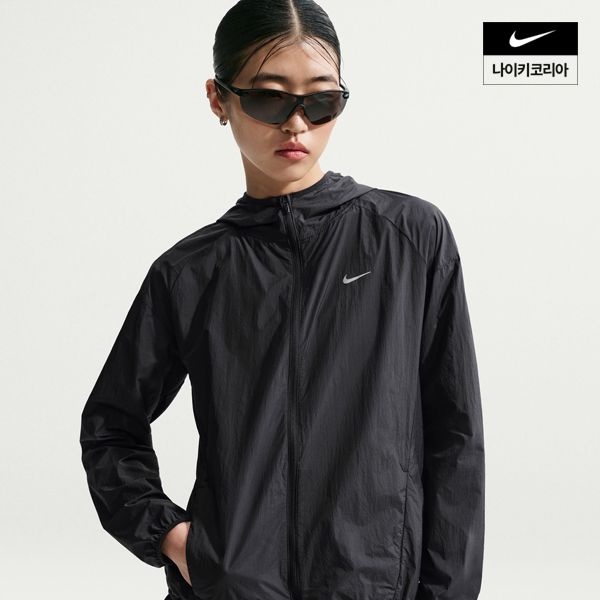 [롯데백화점] 나이키 템포 여성 UV 차단 경량 러닝 재킷  IH7974-010