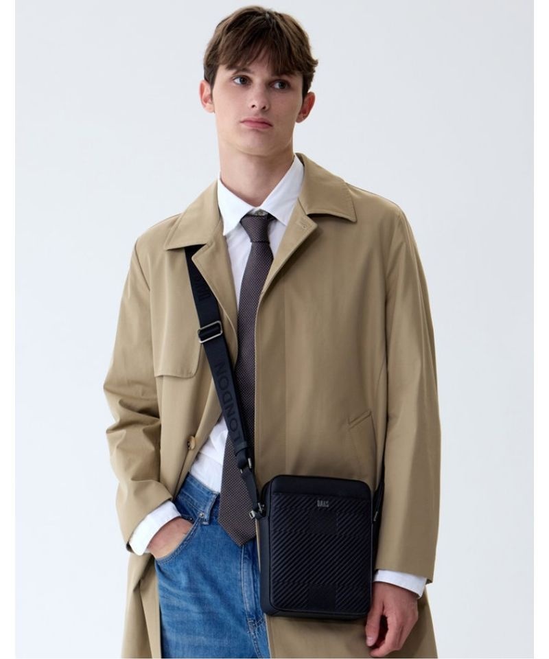DAKS MEN'S ACCESSORIES DAKS MEN'S ACCESSORIES 블랙 소가죽 미니크로스백 _DBBA6E319BK DBBA6E319BK 1146052