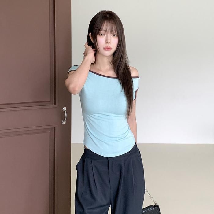 티셔츠 오프숄더 보트넥 배색 민소매 한류지
