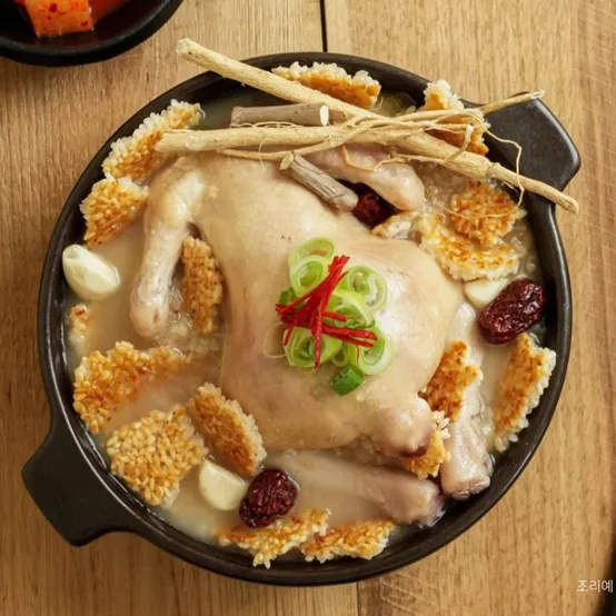[3팩 19,590원]한마리 통째로! 한우사골 누룽지 삼계탕 1kg 3팩