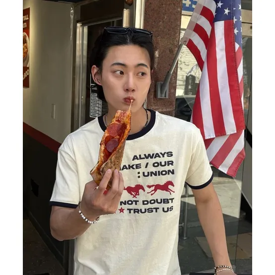 [국내당일]AMOU Runing horse RING 링 반지er T-SHIRT 티셔츠 반팔티 셔츠s IVORY