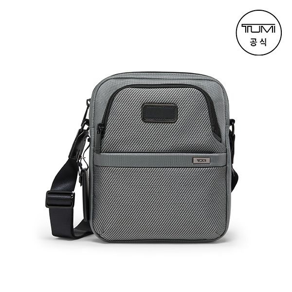 투미 [TUMI KOREA] 알파 미디엄 크로스백 그레이 리플렉티브_02203110GRYRFL4
