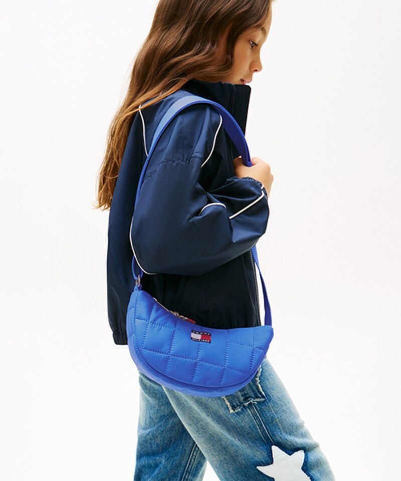 <매장정품> 타미힐피거 Tommy Hilfiger KIDS 웨이비 플래그 퀼팅 문 백 T42G1ABG600BT1C6H 501475