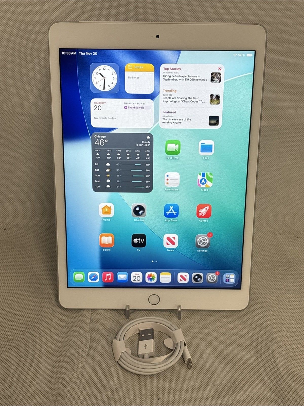 아이패드 (8세대) A2428 32GB, Wi-Fi + 4G (언락) 10.2인치 - 실버 1095662