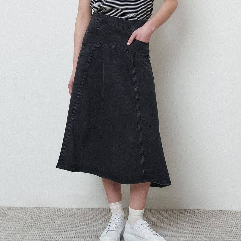 르몽생미셸 데님 여성 스커트 Flare Denim Skirt_Black_LST_D0SK02WBK10 J4K9L2M5 V5W8X3Y1