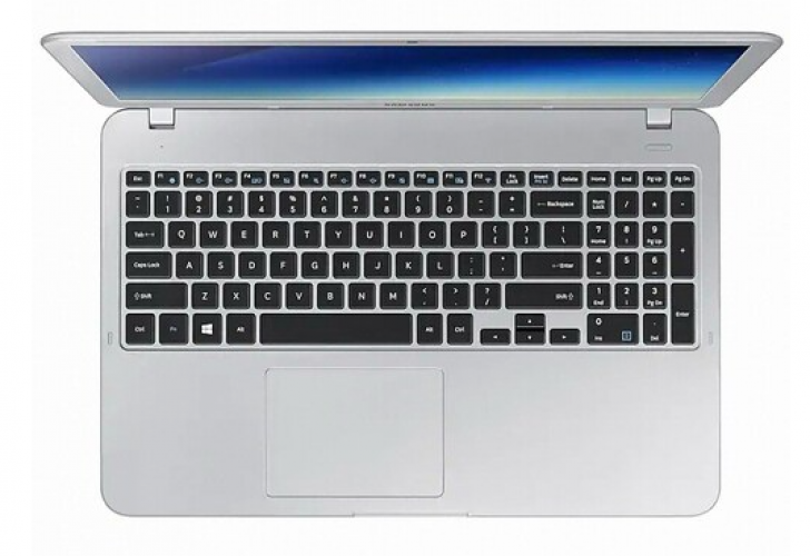 삼성 노트북5 metal 15인치 NT560 i7-8세대 지포스 MX150 메모리 8GB SSD 256GB