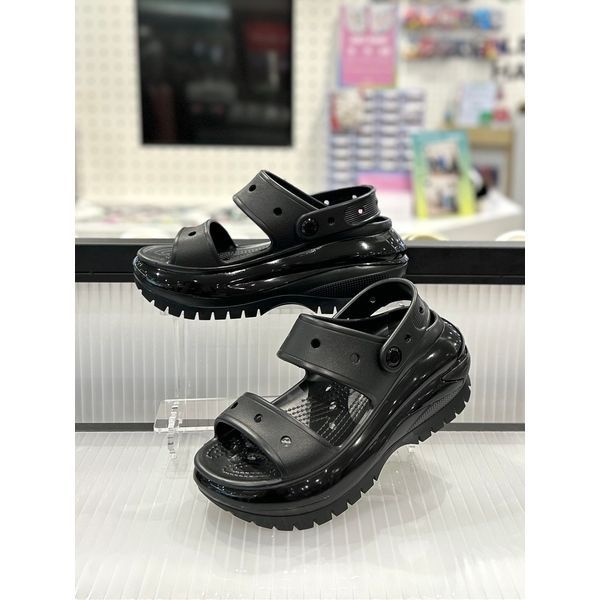 크록스 [하프클럽]크록스 메가 크러쉬 샌들 블랙 (207989-001)