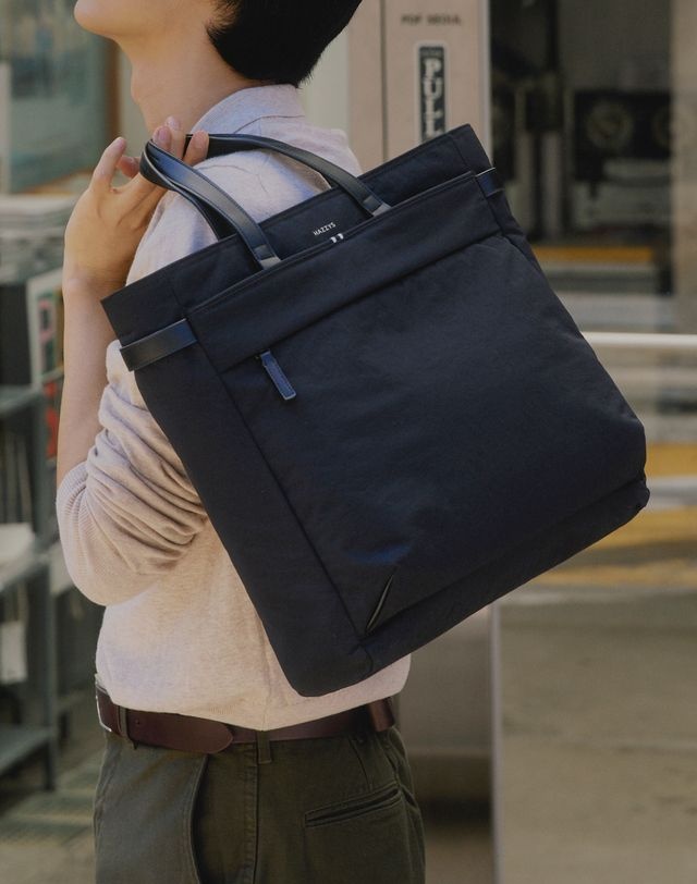 LL[쇼핑백동봉][HATCH-BAG] 블랙 나일론 토트백 HJBA5F330