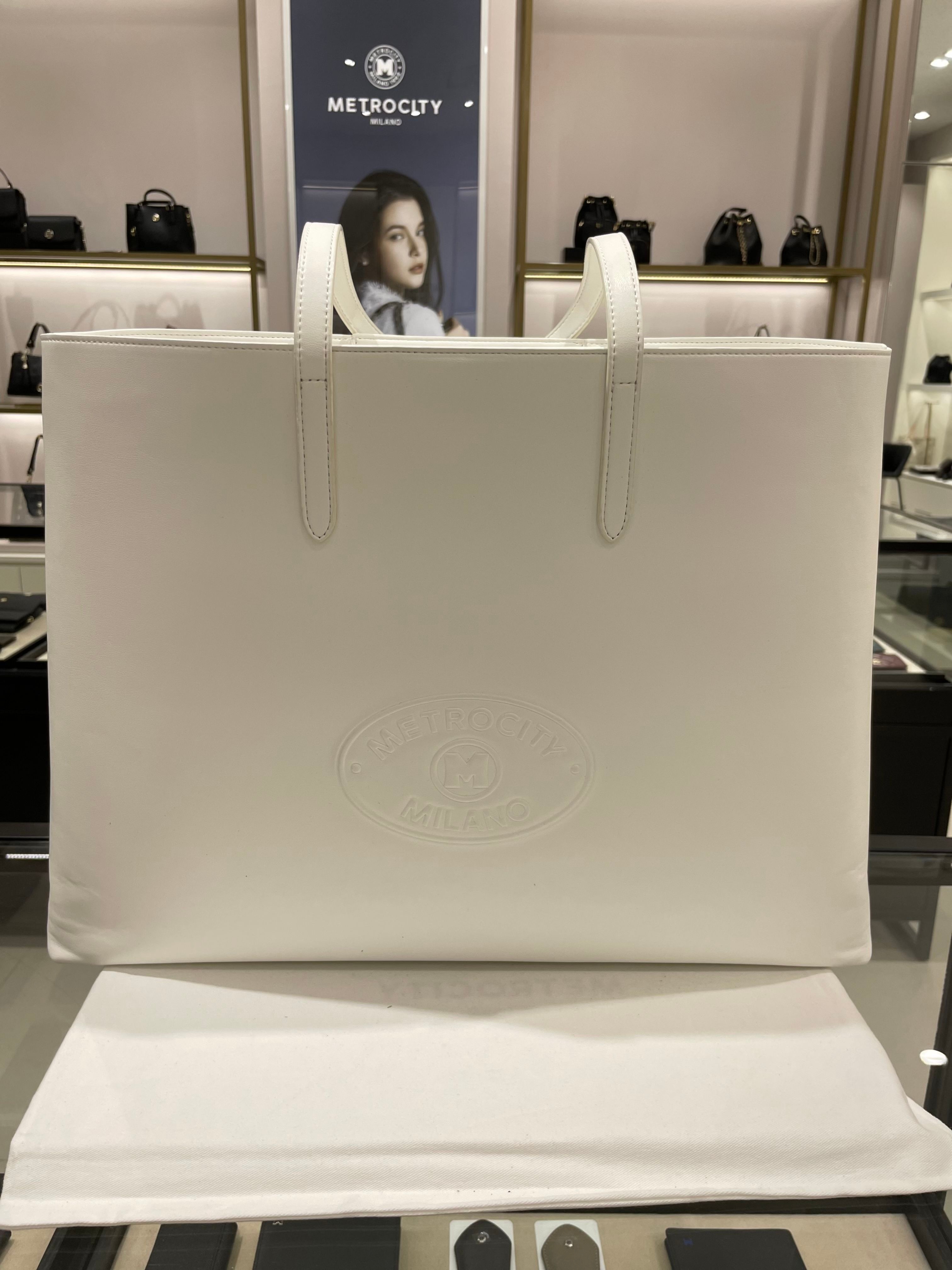메트로시티 여성 숄더백 쇼퍼 라지 M231MO4600H