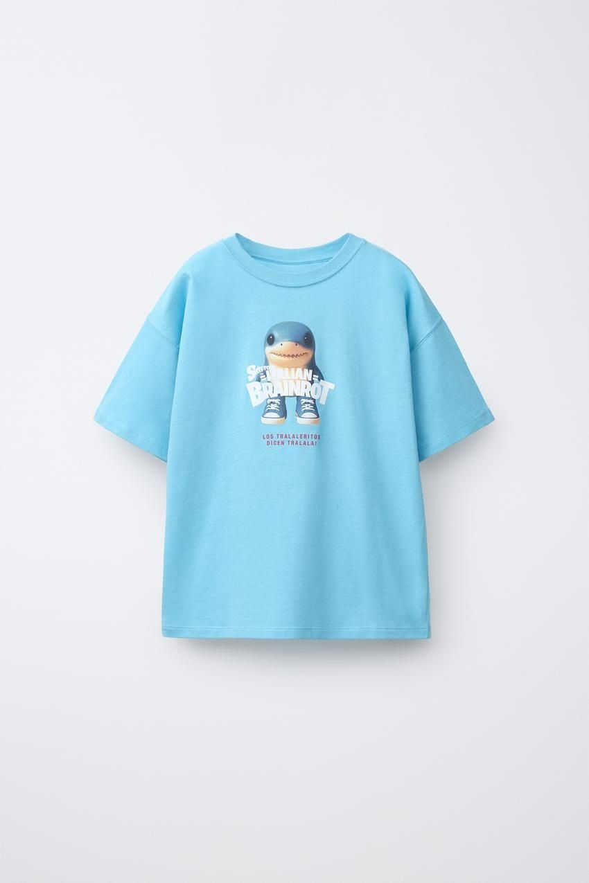 ZARA 자라 SKIFIDOL ITALIAN BRAINROT 프린트 티셔츠 - 블루 6224659400 GFL300 OBR195