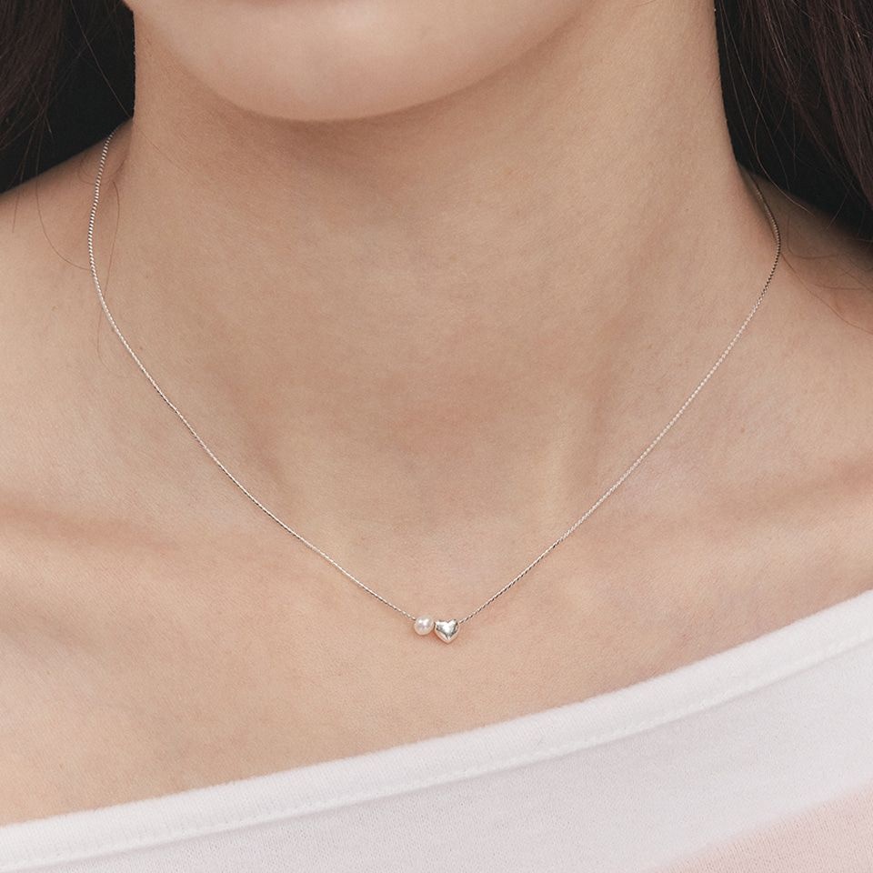 [앵브록스][르세라핌 카즈하, 권은비 착용][silver925] veil pearl heart necklace