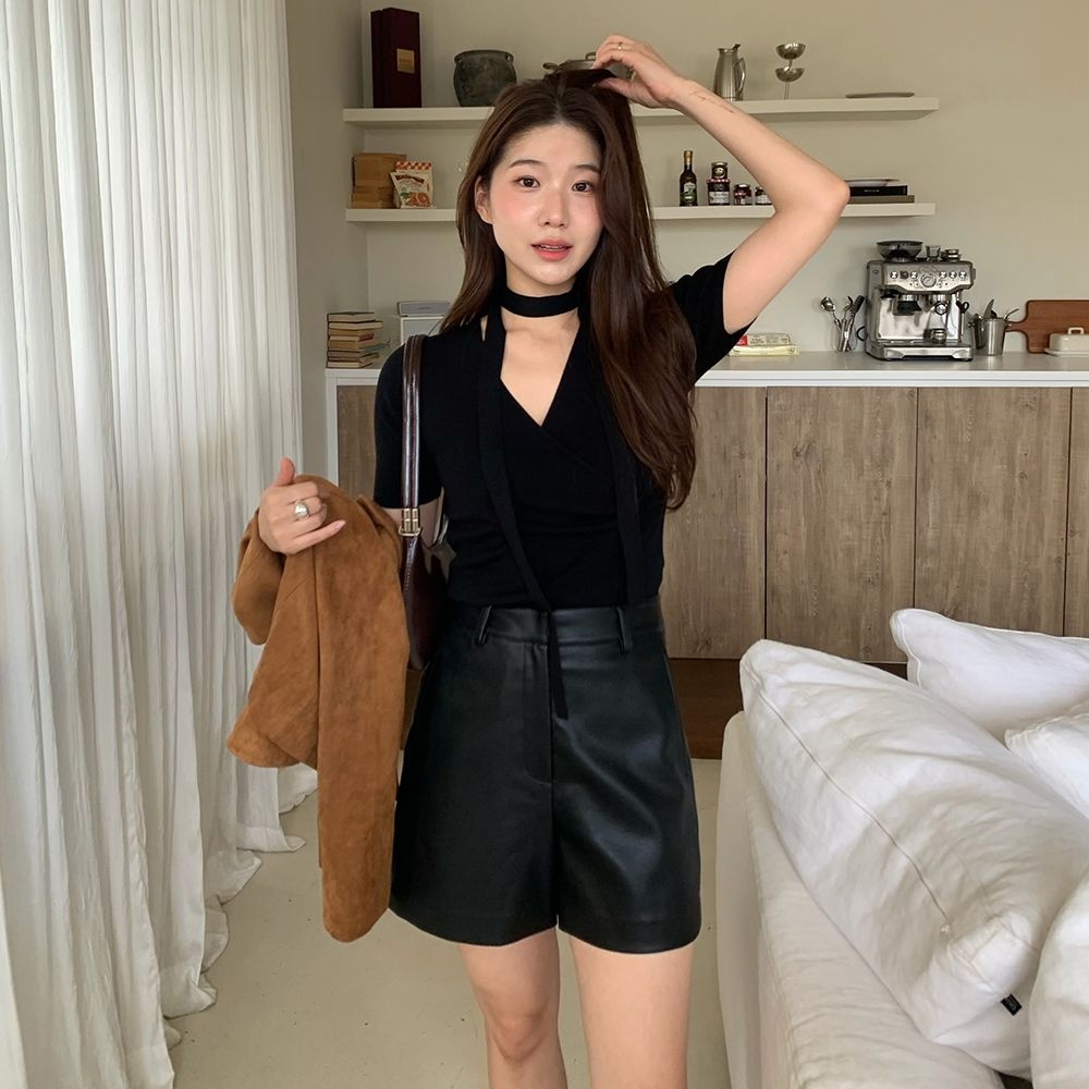 잇미샤 [25 F/W] 페이크 레더 하이웨이스트 쇼츠 ITP9ZLP710