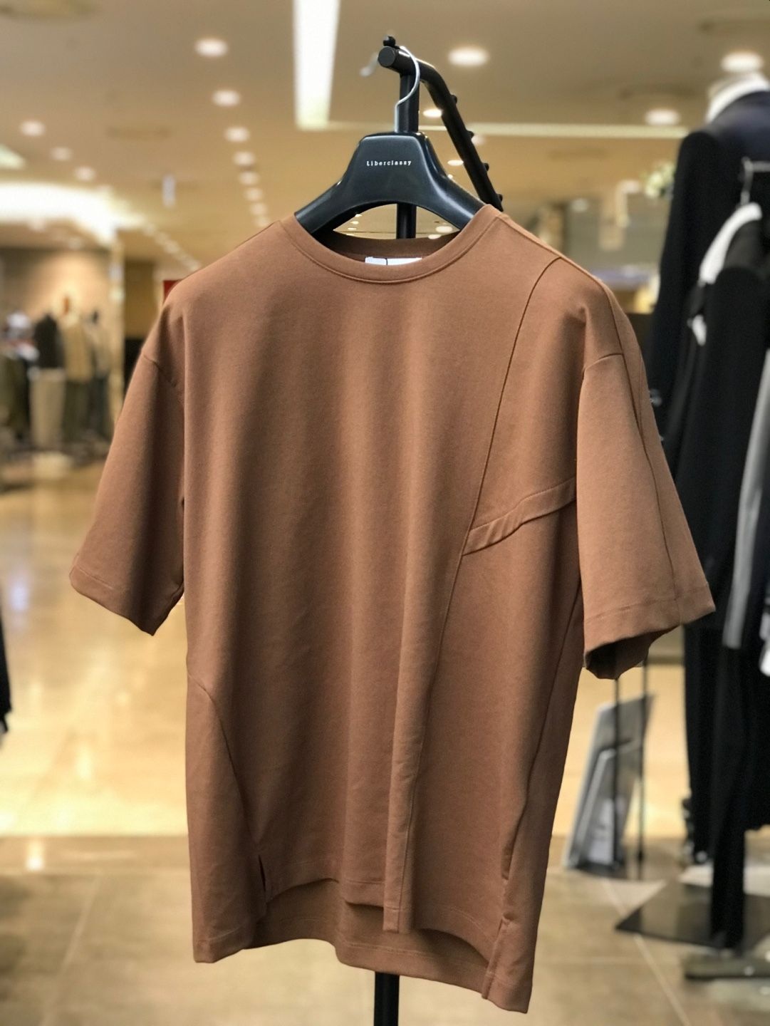 리버클래시 LKS41385 2컬러 베이직 언발란스 반팔 세미오버핏 티셔츠 LIS41386 라임그린 73910