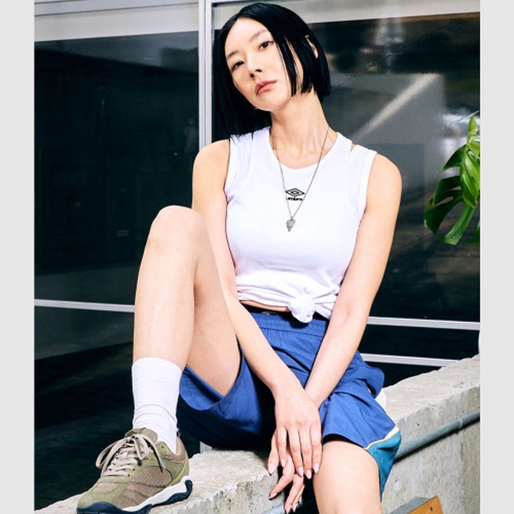 엄브로 코지코어 우먼스 레이어드 슬리브리스 화이트 UR222CSL69 6507590