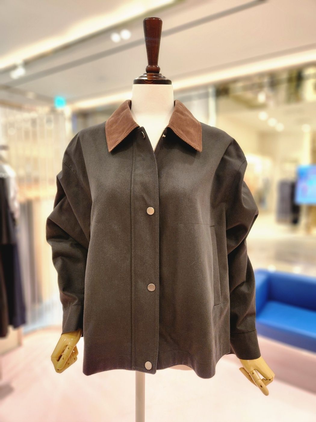 씨씨콜렉트 CC콜렉트 배색 카라 크롭 워크 자켓 C261MSJ304 704779