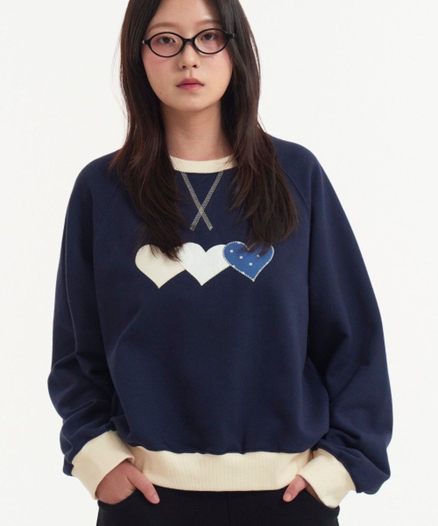 로긴 앤 로지 로긴 앤 로지 Heart Patch Sweatshirt Navy Cream RG_25_FA1_SS_01_02