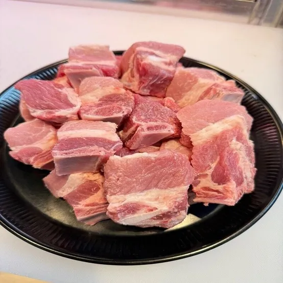 청년축산 한돈 돼지 갈비 1kg