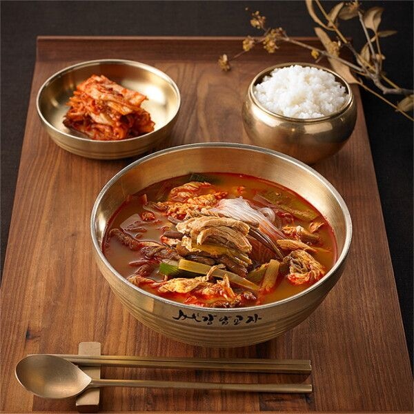 (주)씨엠푸드 [강남교자] [45년 칼국수 명인맛집 ] 개운한 닭개장 1팩(700g /2인분)