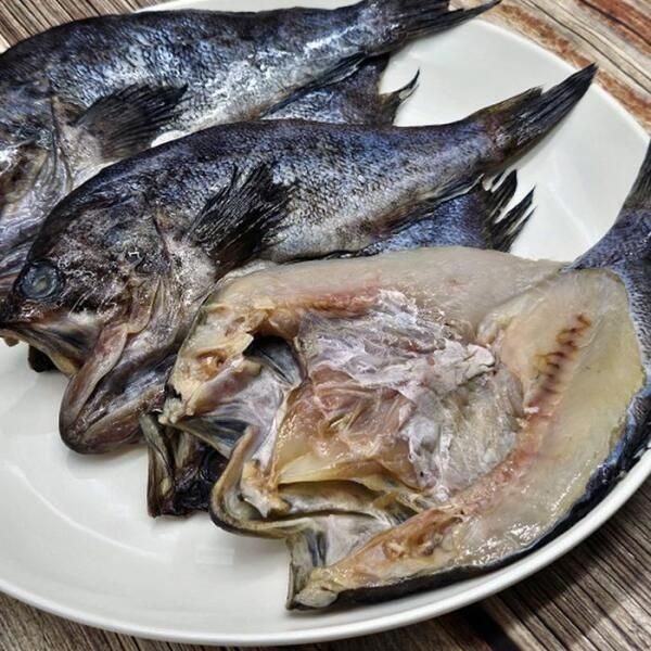 [셀러허브 식품] 국산 반 건조 우럭 300g -350g 1미 자연산우럭 말린우럭 반 건우럭 손질우럭 냉동 우럭 조피볼락