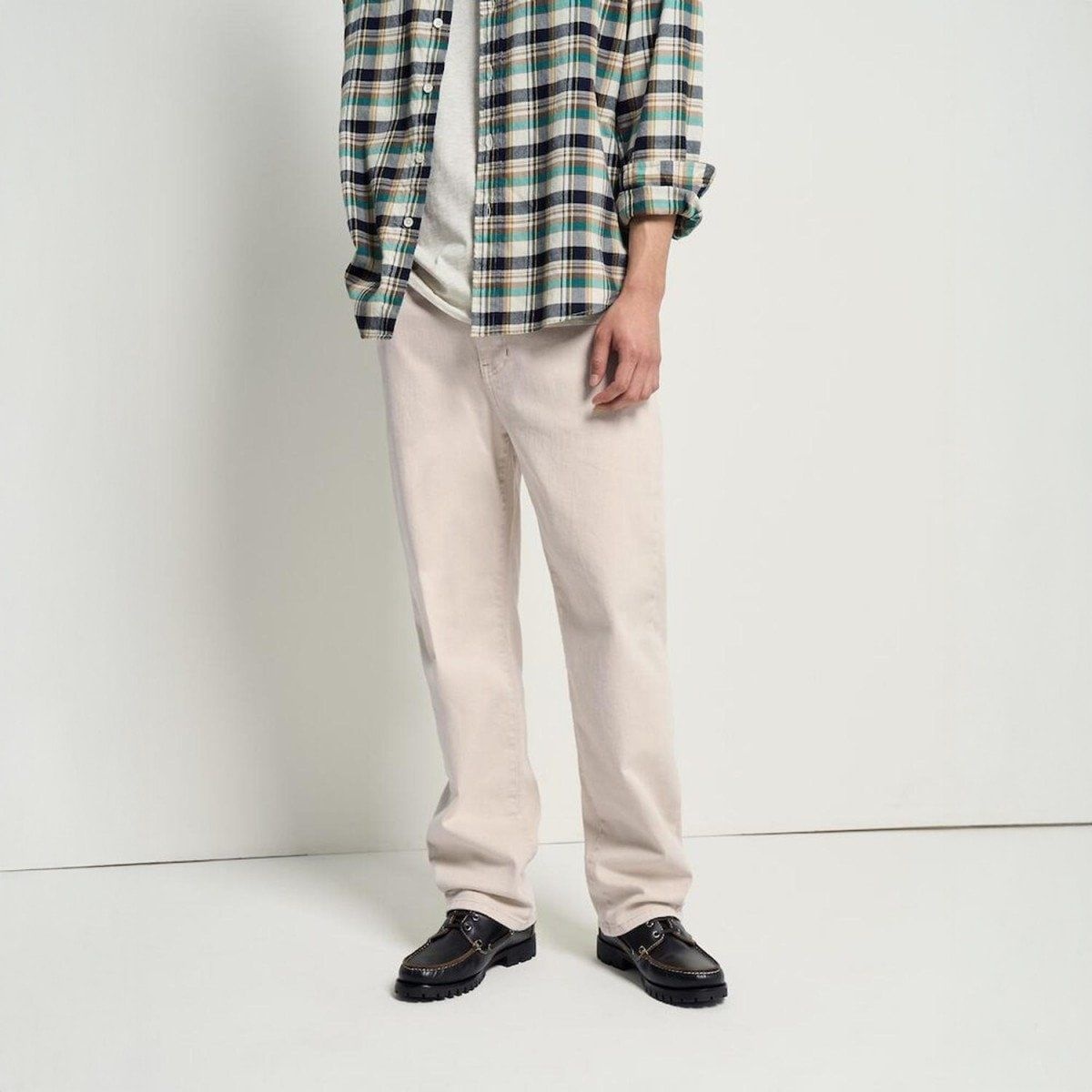 빈폴 26SS 30%OFF 컴포트핏 컬러 데님 팬츠 - 아이보리 BC6121C W6X9Y2Z4 L7M3N8P1