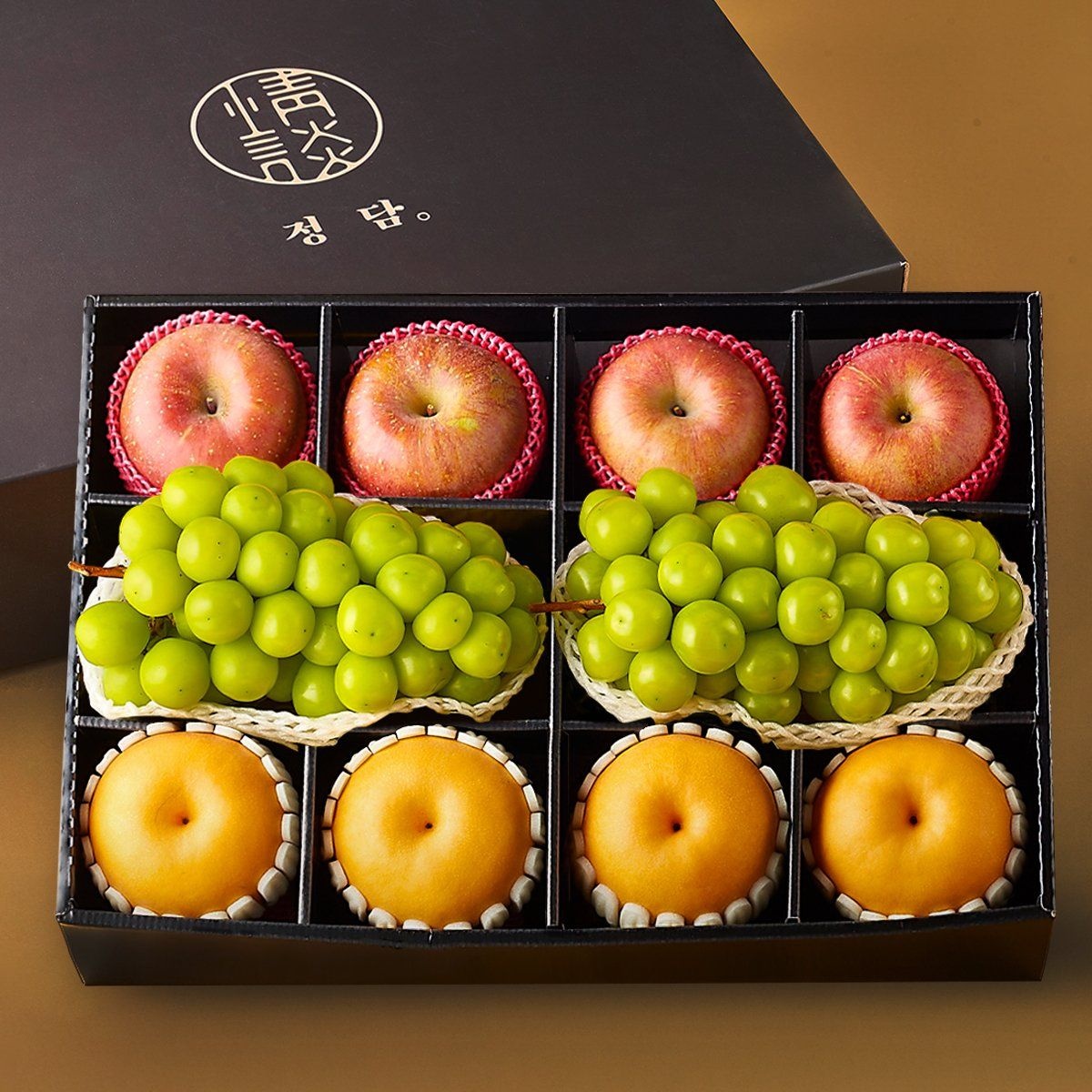 신세계백화점 과일선물세트 70년전통 사과.배.샤인머스켓 5kg (특품 사과4입 신고배4입 샤인2입) 보자기포장