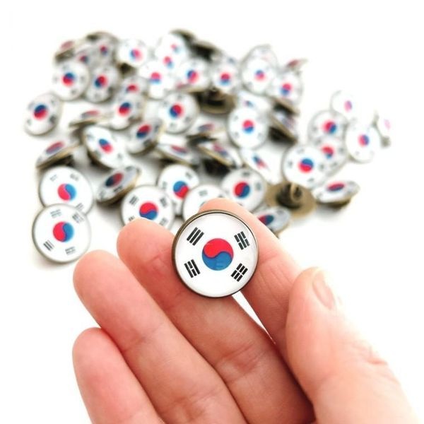 [하프클럽]개천절 태극기 뱃지 경축일 브로치 배지 선물 대한민국 군인 외국 시위 한국 여행 배낭 가방 배찌 집회