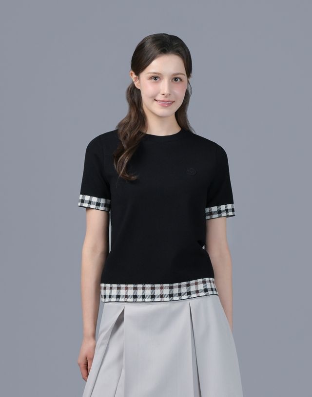 닥스 골프 [25SS] [ONLINE EXCLUSIVE] 여성 블랙 체크 밑단 라운드넥 반팔 DNSW5B901BK