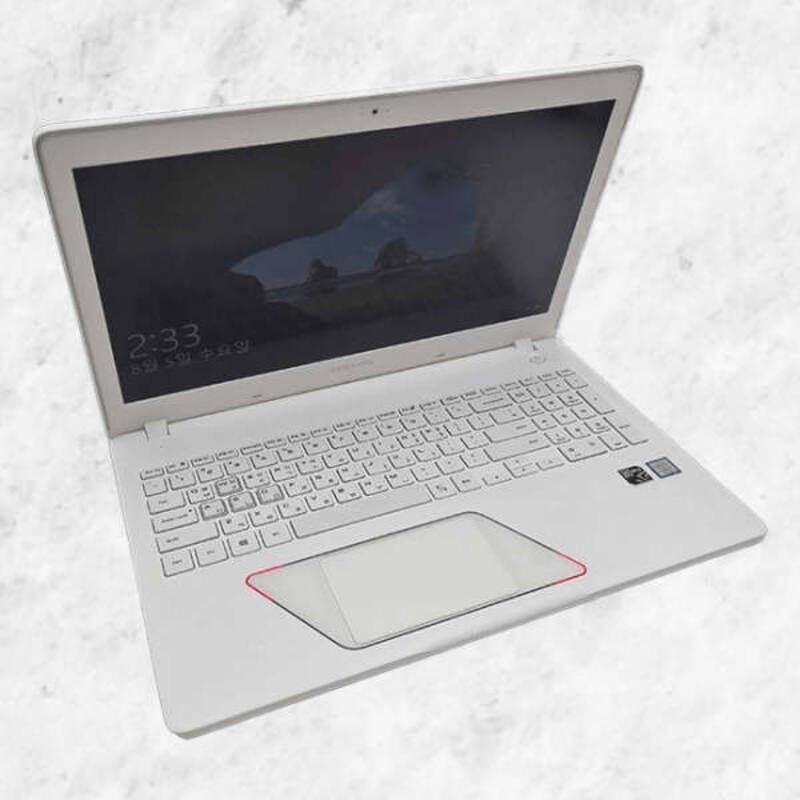[리퍼 중고]삼성 i7 HQ RAM 16GB GTX 1050 15.6인치 화이트 게이밍 노트북 630038