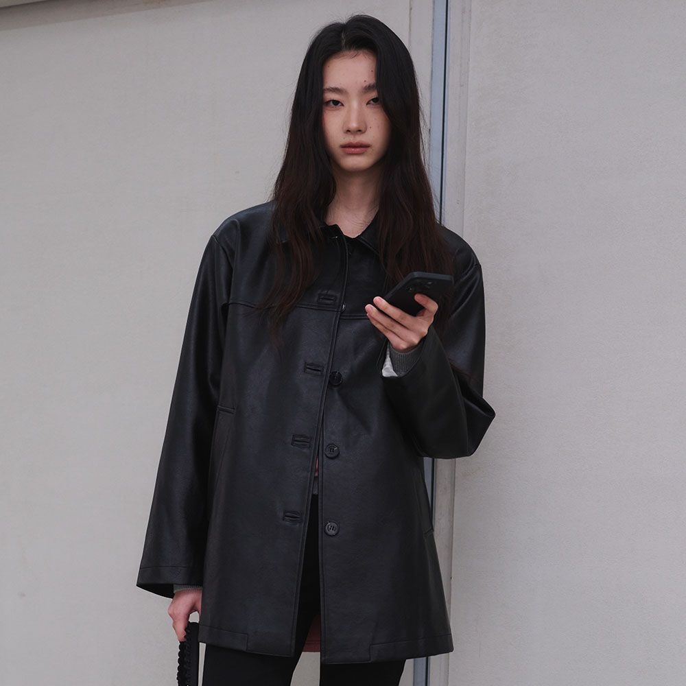 WOMAN 루즈핏 페이크 레더 하프 자켓 [BLACK] / GF7LJK506