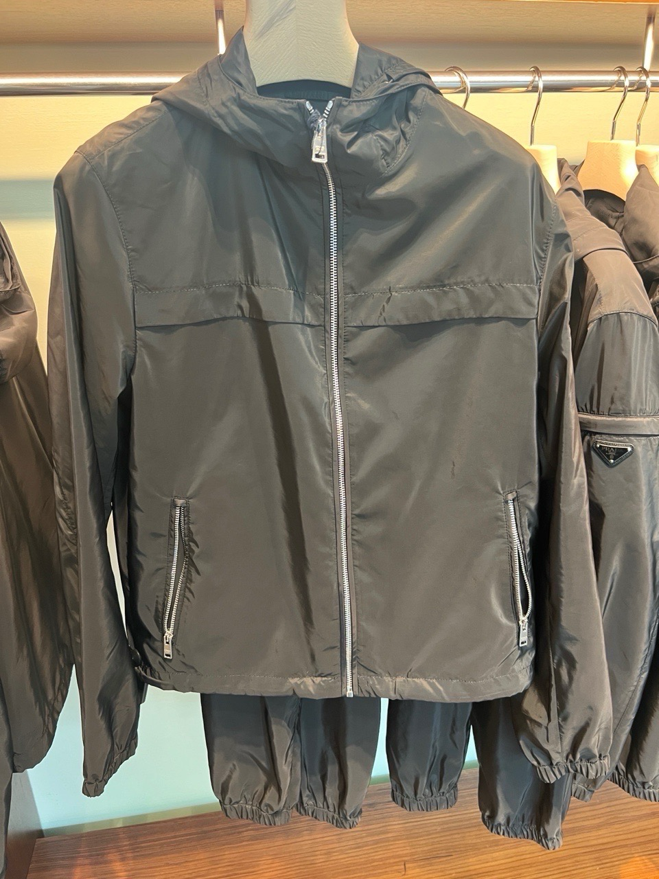 삼각로고 남성 후드 바람막이 자켓 SGA466 [관부가세포함]