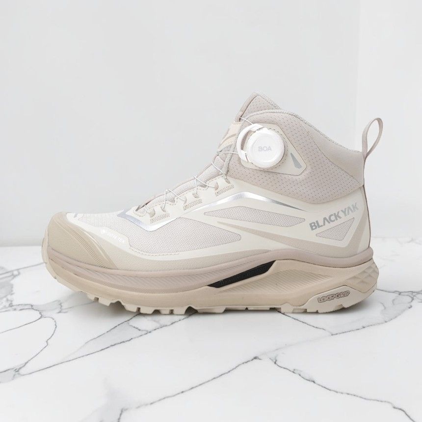 블랙야크 여성 트레킹화 피크온 D GTX ABYSHXV501BE BEIGE