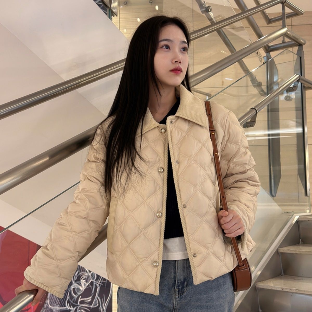 [롯데백화점] CC콜렉트 코듀로이 배색 퀼팅 경량 다운 C261PSG801
