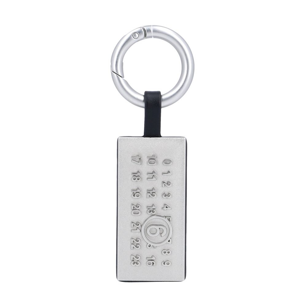 메종 마르지엘라 메종마르지엘라 SA5UA0005 P8885 T8013 MM6 넘버링 로고 키링