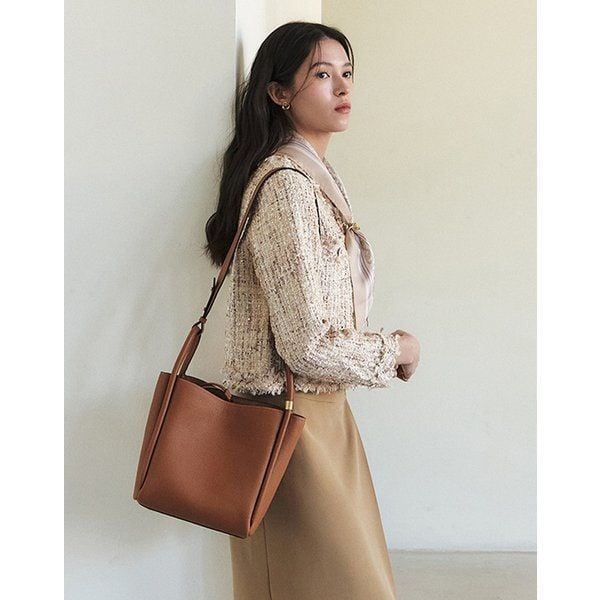 헤지스 [25FW [선물추천[H-VARY 에이치 베리 클래식 브라운 레더 토트겸 숄더백 M HIBA5F164W2 517607