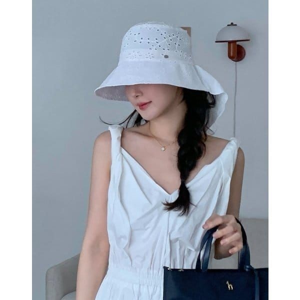 헤지스 [반값세일화이트 펀칭 면 벙거지모자 HIHE5E110WT 515987