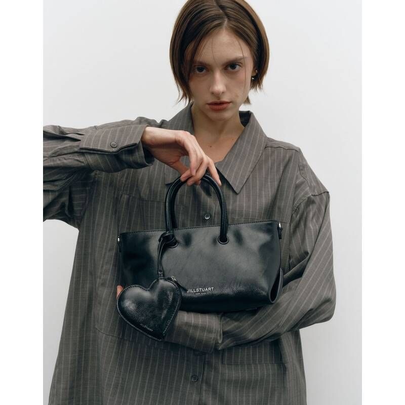<매장정품> JILLSTUART 질스튜어트 [젤리백] 블랙 글로시 가죽 토트 겸 크로스백 JABA5F763 JABA5F763BK-YP 1997039