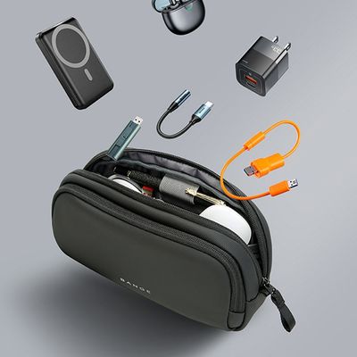 【マンバックギズモ】ケーブルチャージャー 洗面化粧ポーチ ミニテック 旅行用かばん・バッグ BNG676T