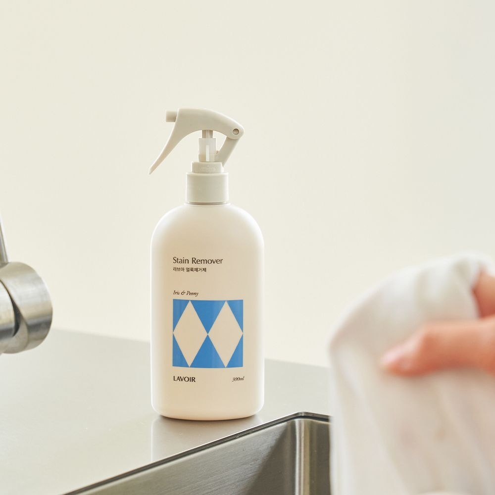 LAVOIR 라브아 얼룩제거제 아이리스앤피오니 300ml 옷 찌든때 과일얼룩 횐옷누런때 와이셔츠목때