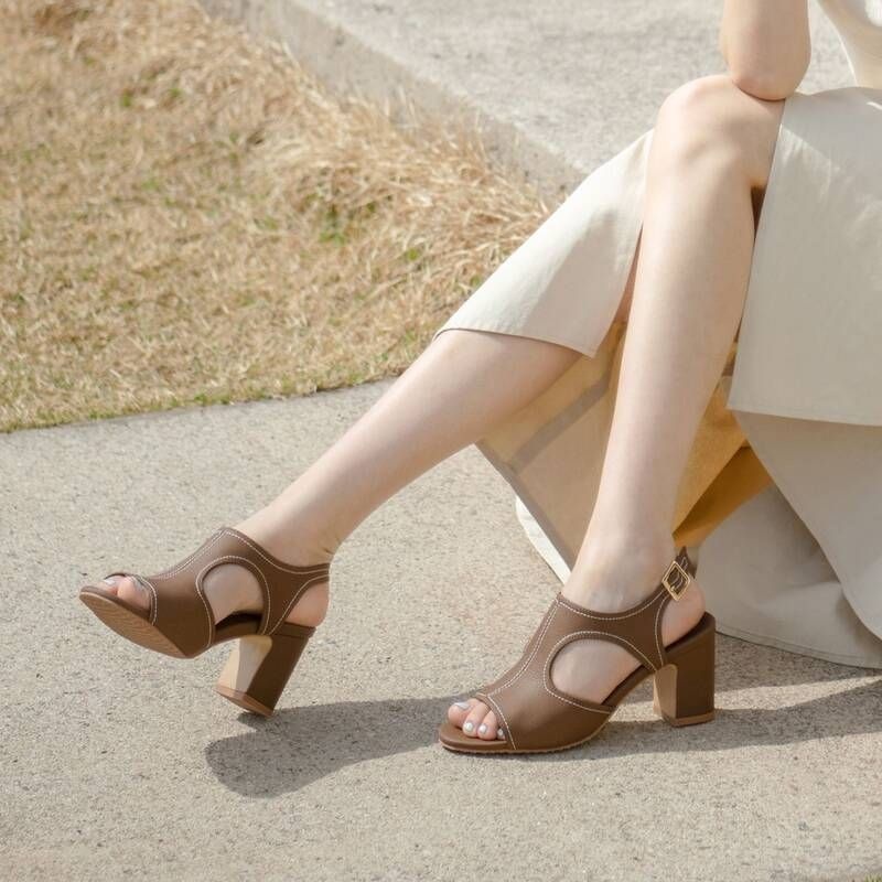 소보제화 백화점 소보제화 몬데치 스트랩 소가죽 샌들 7cm