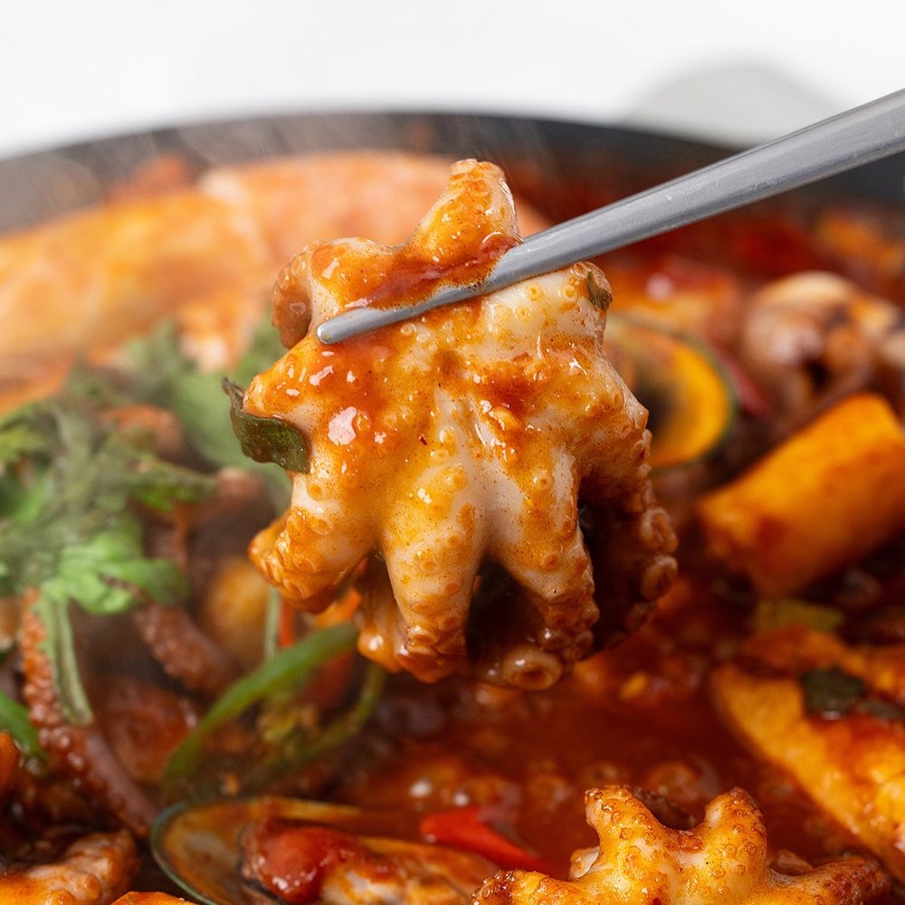 [롯데백화점] 친환경팔도 대도수산 매콤한 해물 낙지볶음 캠핑 밀키트 1.1kg