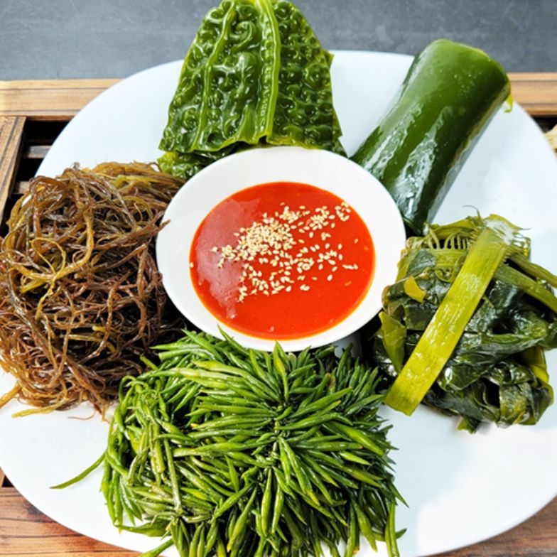 [20%쿠폰 9,810원]제철 완도 해초 5종 모듬한상 120gx5팩(곰피/톳/꼬시래기/다시마/물미역 염장 X)
