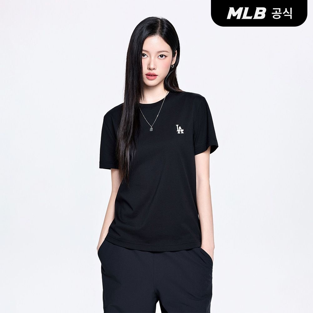 [공식] 26FW 공용 베이직 스몰로고 레귤러핏 반팔 티셔츠 LA (Black) 3ATSB0364-07BKS