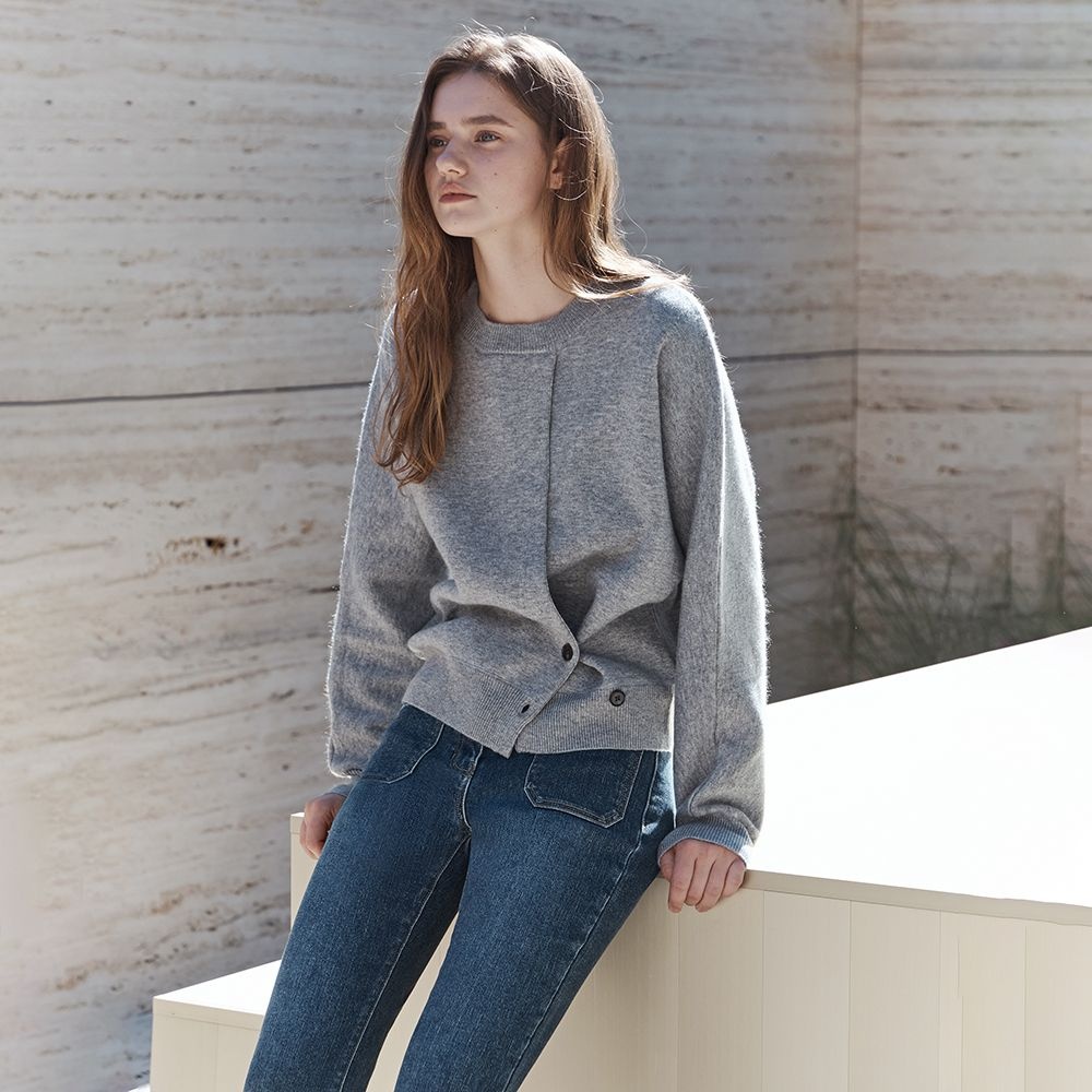 [26 F/W] 루즈핏 버튼 디테일 풀오버 ITQAZPO440