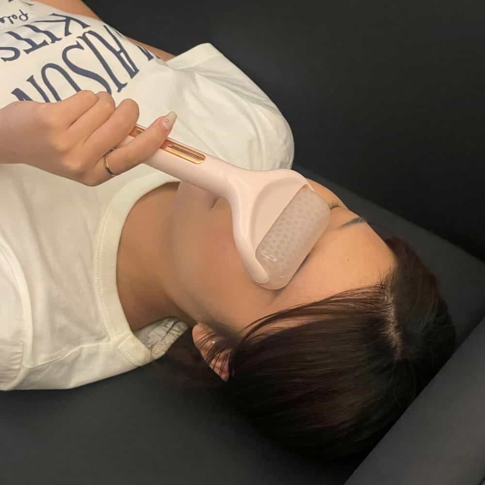 제이씨협력사 리빙플러스 얼굴관리기 피부마사지기 페이스롤러 페이스 롤러 마사지기