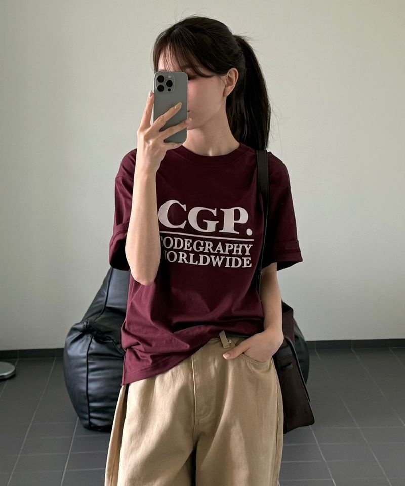 CGP 코드그라피 스퀘어 로고 반소매 티셔츠-버건디 VDI820 TEM528