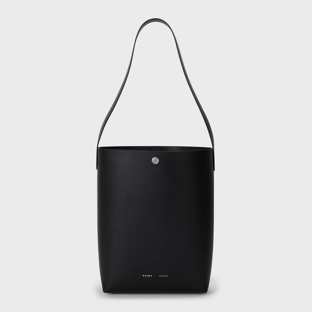 [정상가 395,000원]라지 카바스 숄더백 블랙