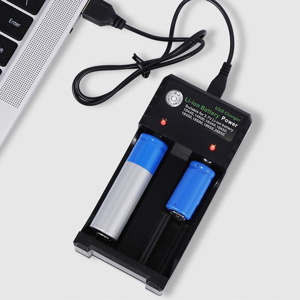 중국OEM 멀티 충전기 2구 배터리 호환 공용 건전지 USB 차량