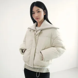 마리끌레르 [아울렛] 니트 카라 패딩 숏 점퍼(MAEDDW43MIV)
